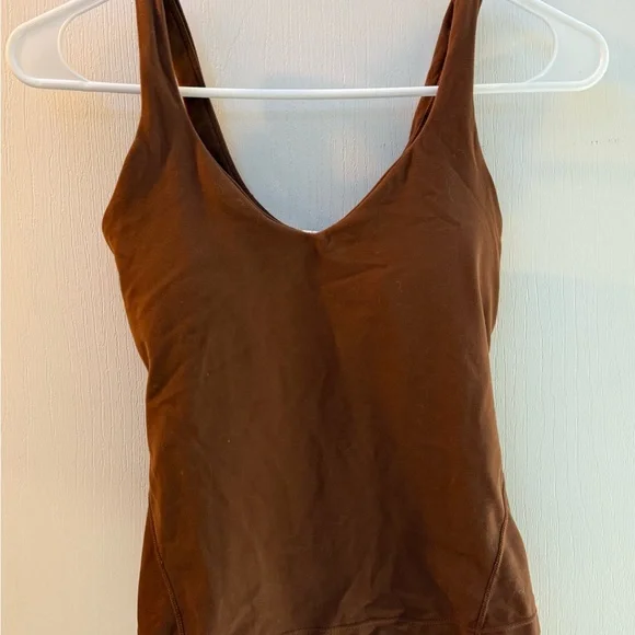 Lululemon tank - Picture 1 of 3